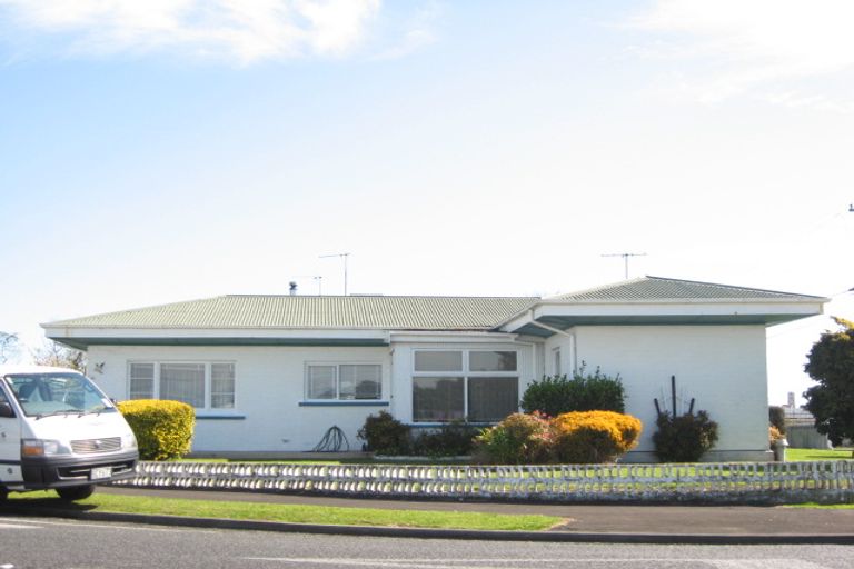Photo of property in 69 Tarahua Road, Welbourn, New Plymouth, 4310