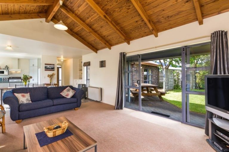 Photo of property in 12 Runuku Grove, Turangi, 3334