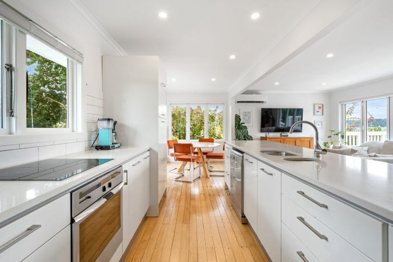 Photo of property in 407a Main Road, Huapai, Kumeu, 0810