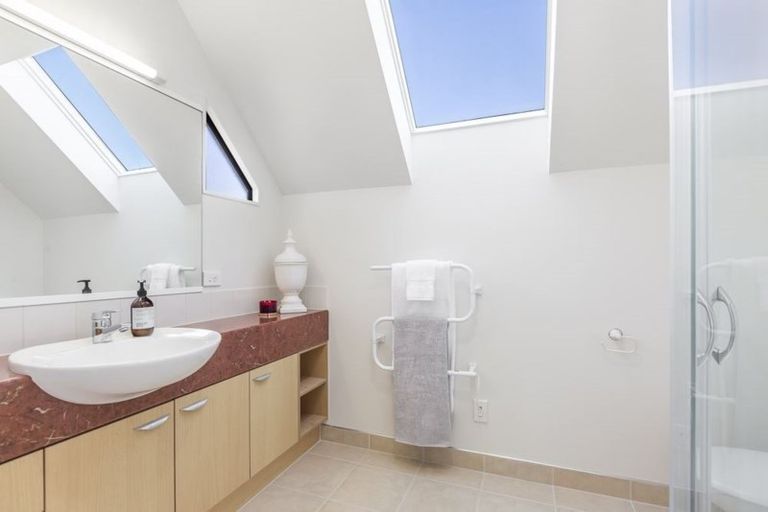 Photo of property in 21/15f Vinograd Drive, Te Atatu Peninsula, Auckland, 0610