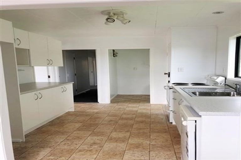 Photo of property in 17 Sabana Place, Unsworth Heights, Auckland, 0632