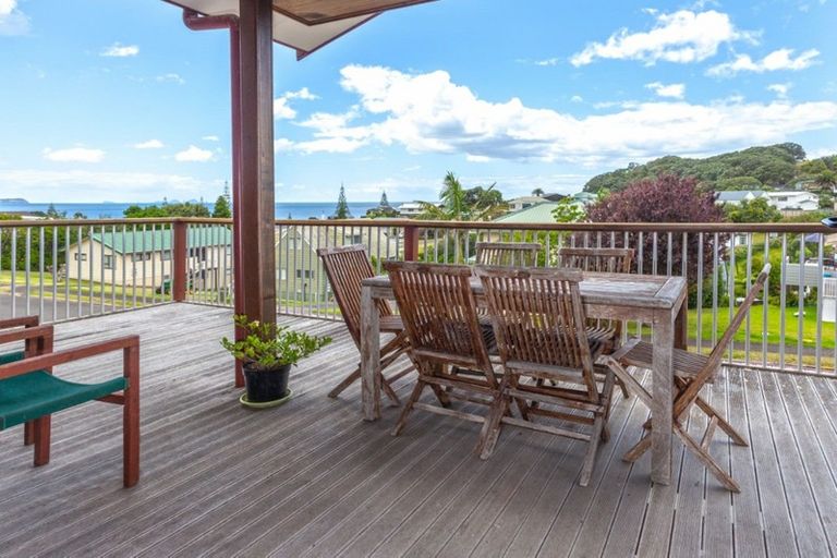 Photo of property in 208 Russell Bruce Place, Onemana, Whangamata, 3691