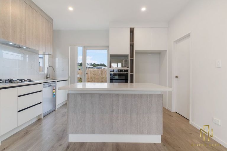 Photo of property in 5b Poruru Close, Papakura, 2110