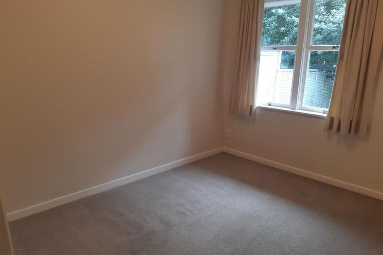 Photo of property in 2/15 East Coast Road, Milford, Auckland, 0620