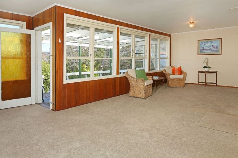 Photo of property in 274 Sturges Road, Henderson, Auckland, 0612