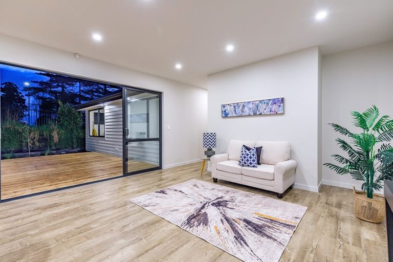 Photo of property in 9 Dida Park Drive, Kumeu, 0810