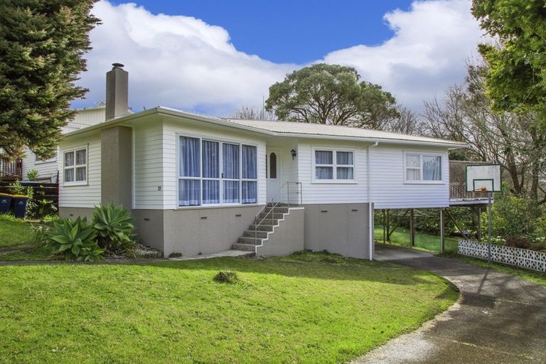 Photo of property in 23 Waverley Avenue, Glenfield, Auckland, 0629
