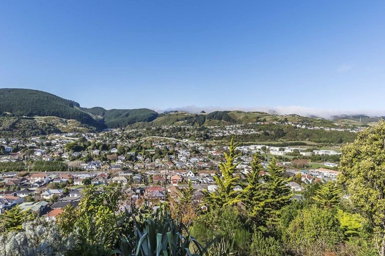 Photo of property in 69 Fyvie Avenue, Tawa, Wellington, 5028