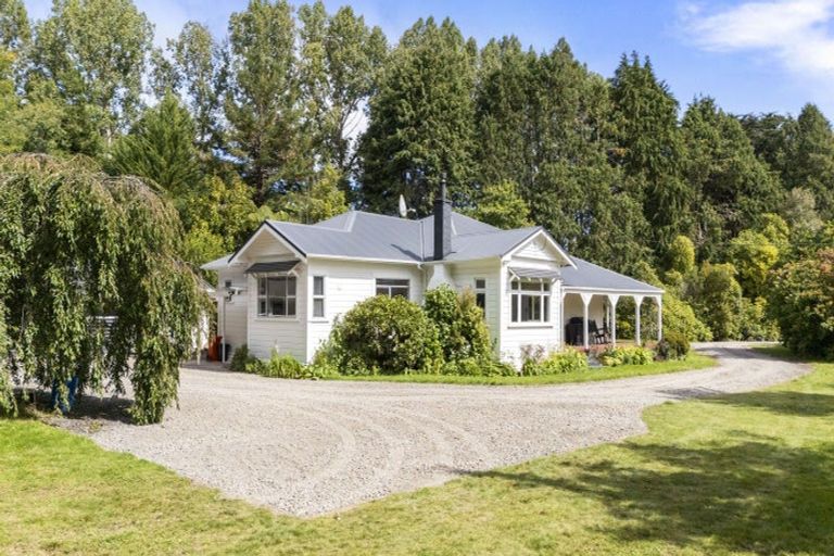 Photo of property in 1 Takapari Road, Pohangina, Ashhurst, 4884