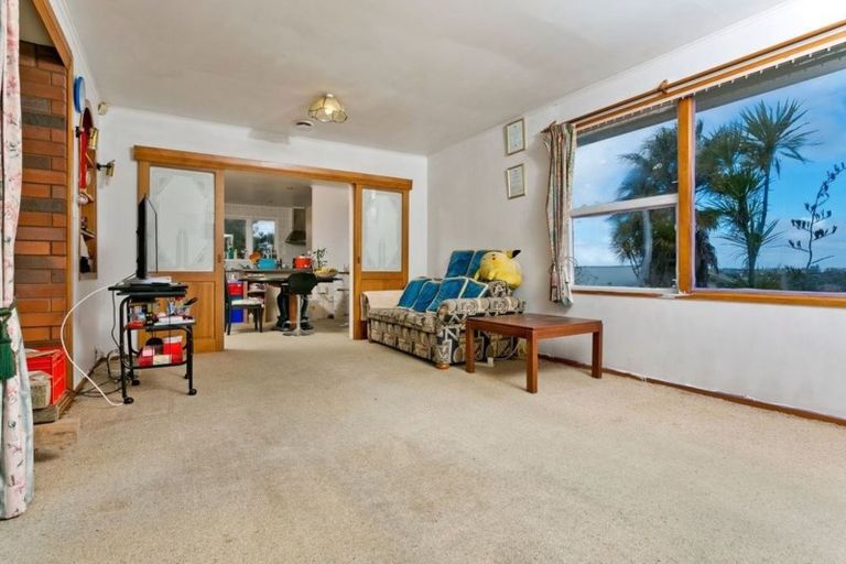 Photo of property in 12 Cassia Place, Sunnynook, Auckland, 0620