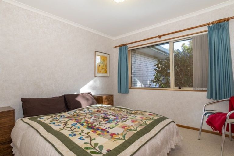 Photo of property in 17 Pampas Grove, Welcome Bay, Tauranga, 3112