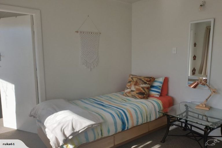 Photo of property in 80a Golf Road, New Lynn, Auckland, 0600