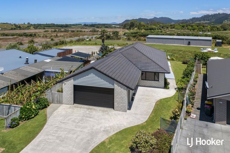 Photo of property in 11 Reel Road, Athenree, Waihi Beach, 3611