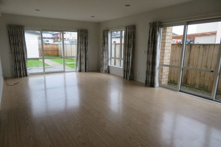 Photo of property in 70 Pencaitland Drive, Flat Bush, Auckland, 2019