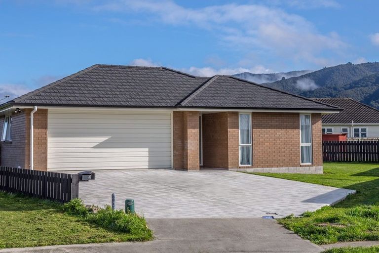 Photo of property in 4 Mckerrow Place, Featherston, 5710