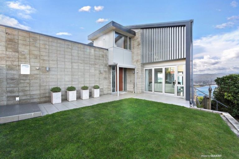 Photo of property in 21 Bendigo Grove, Newlands, Wellington, 6037