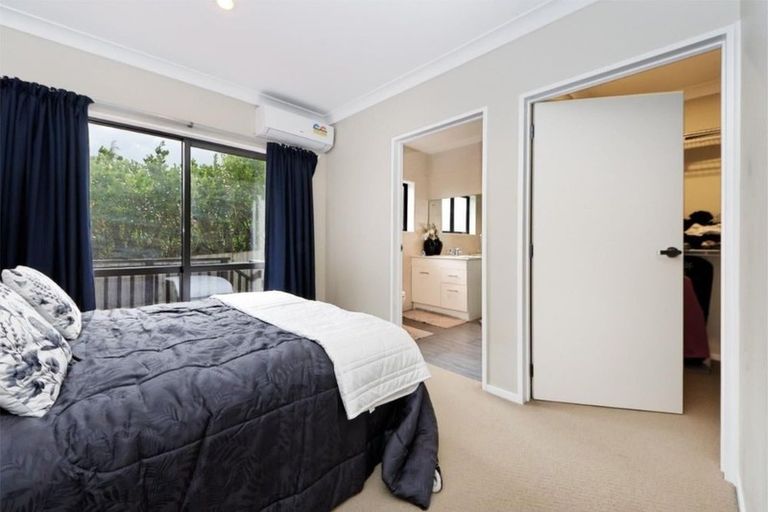 Photo of property in 29 Midhurst Avenue, Henderson, Auckland, 0612