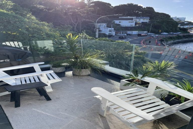 Photo of property in 1/148 Evans Bay Parade, Roseneath, Wellington, 6021