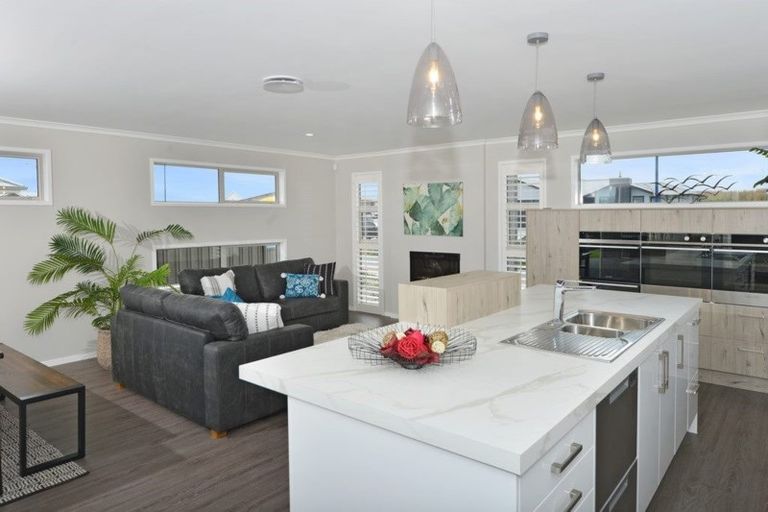 Photo of property in 67 Stace Hopper Drive, One Tree Point, 0118