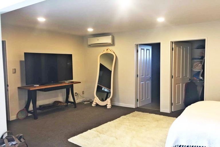 Photo of property in 9 Trotting Terrace, Fairview Heights, Auckland, 0632