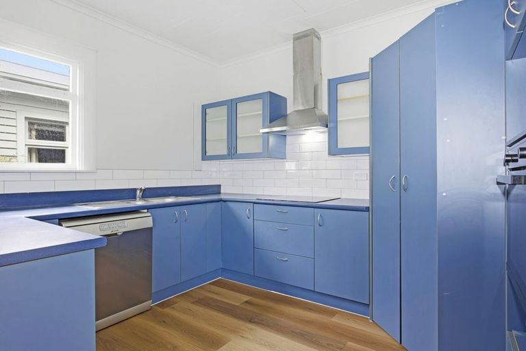 Photo of property in 335 Ferry Road, Waltham, Christchurch, 8011