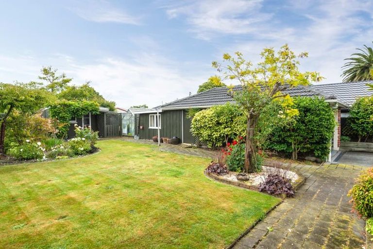 Photo of property in 15 Manuka Street, Mairehau, Christchurch, 8013