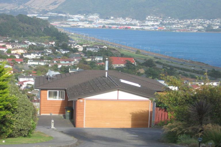 Photo of property in 14 Moray Place, Papakowhai, Porirua, 5024