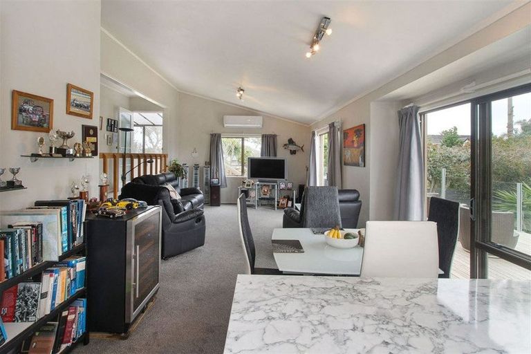 Photo of property in 29 Taihiki Road, Clarks Beach, 2122
