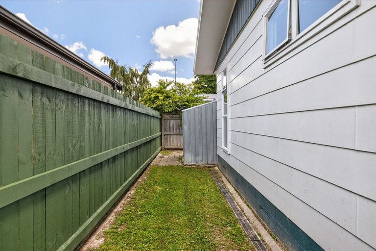 Photo of property in 4 Rhodes Drive, Kelvin Grove, Palmerston North, 4414