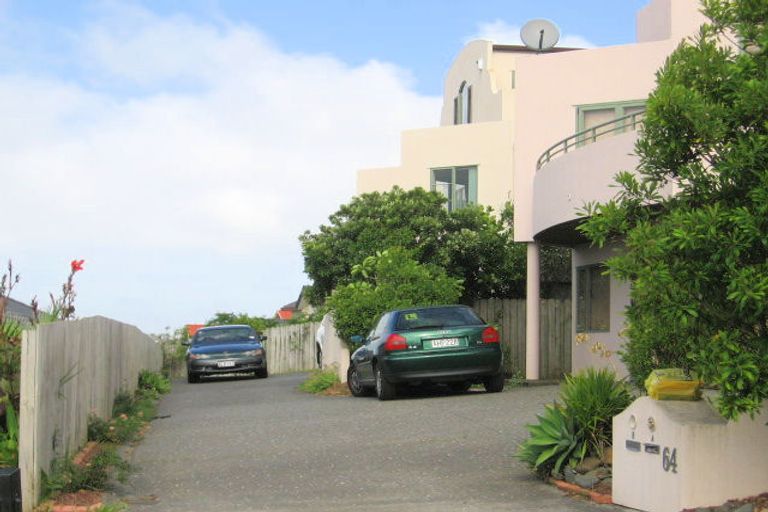 Photo of property in 1/64 Spencer Road, Pinehill, Auckland, 0632