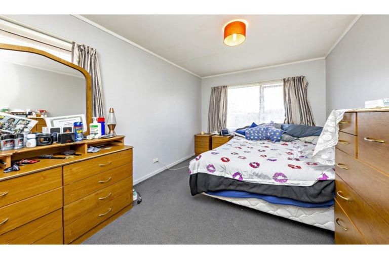 Photo of property in 1/21 Solveig Place, Randwick Park, Auckland, 2105