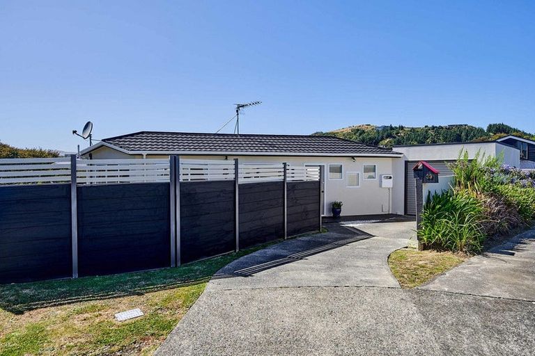 Photo of property in 39 James Cook Drive, Whitby, Porirua, 5024