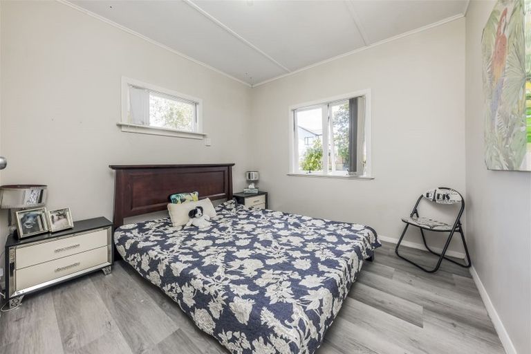 Photo of property in 13a Roys Road, Weymouth, Auckland, 2103
