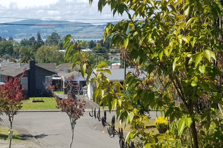 Photo of property in 5a Teal Place, Selwyn Heights, Rotorua, 3015