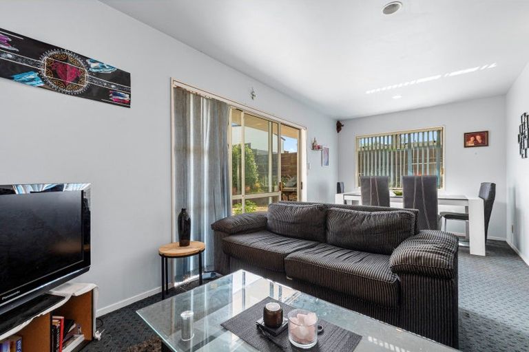 Photo of property in 46b Miro Street, New Lynn, Auckland, 0600