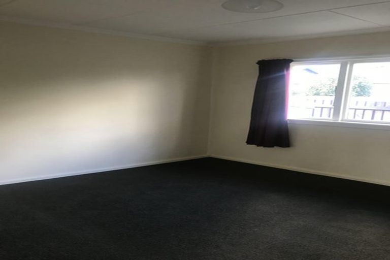 Photo of property in 20 Barnes Road, Redwood, Christchurch, 8051