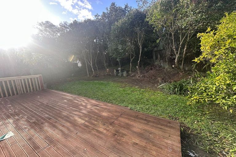 Photo of property in 14 Elsted Place, Goodwood Heights, Auckland, 2105