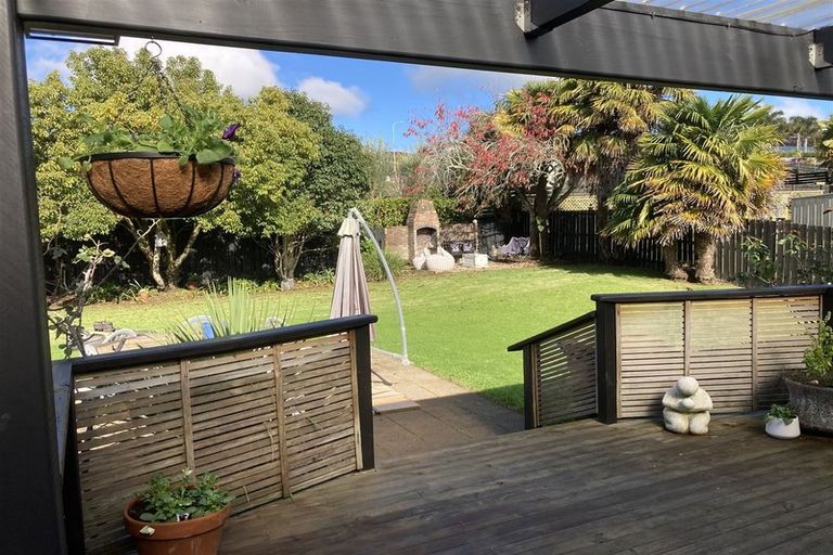 Photo of property in 12 Laurelwood Avenue, Pukekohe, 2120