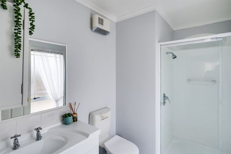 Photo of property in 525a Main North Road, Bay View, Napier, 4104