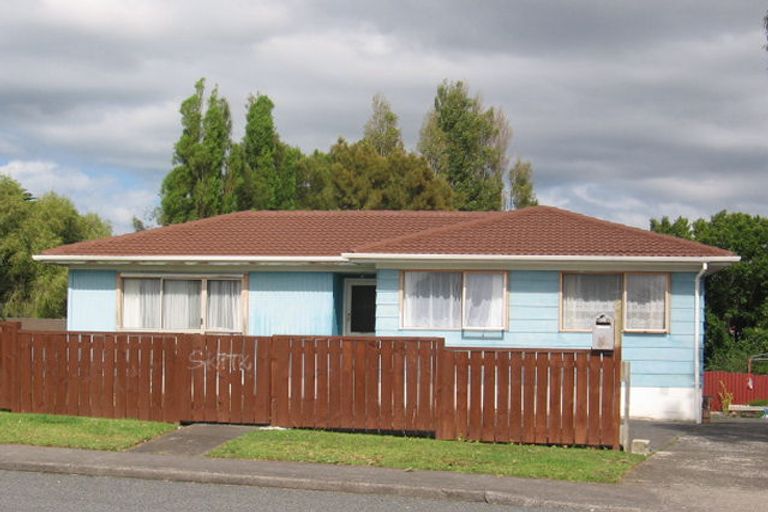 Photo of property in 30 Kelman Road, Kelston, Auckland, 0602
