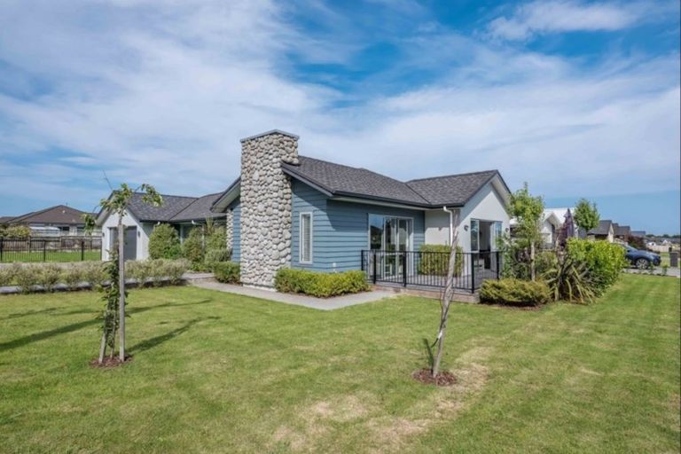 Photo of property in 11 Waipunahau Road, Waikanae, 5036