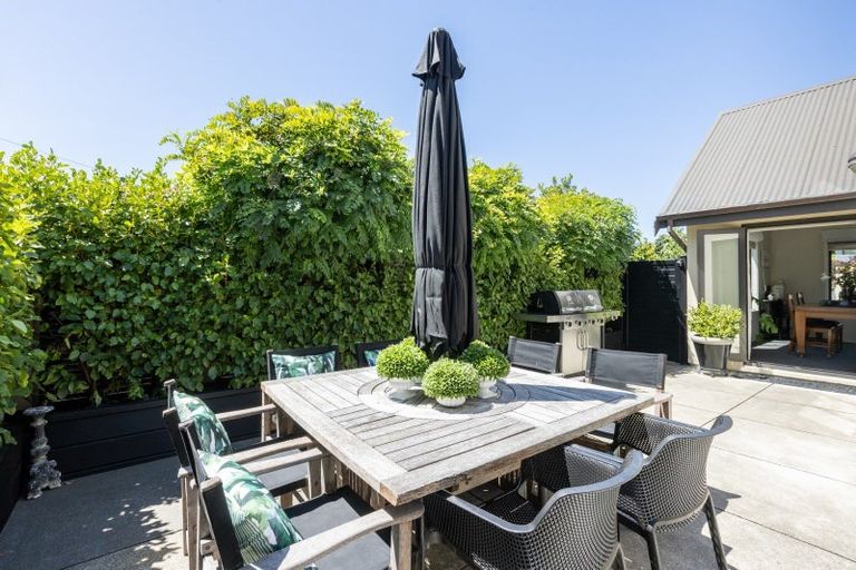 Photo of property in 2/11 Te Aute Road, Havelock North, 4130