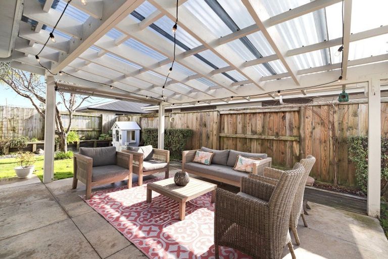 Photo of property in 2 Raiha Street, Papamoa Beach, Papamoa, 3118