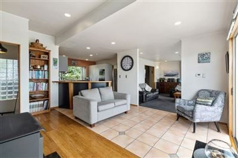 Photo of property in 59 Hastings Road, Mairangi Bay, Auckland, 0630