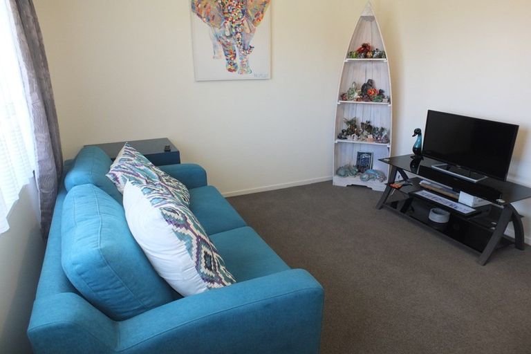 Photo of property in 73 Avenue Road, Foxton, 4814