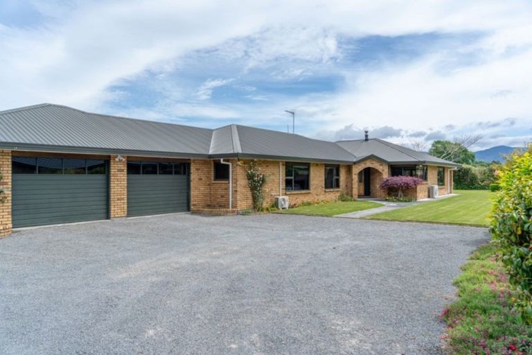 Photo of property in 1 Farley Avenue, Greytown, 5712