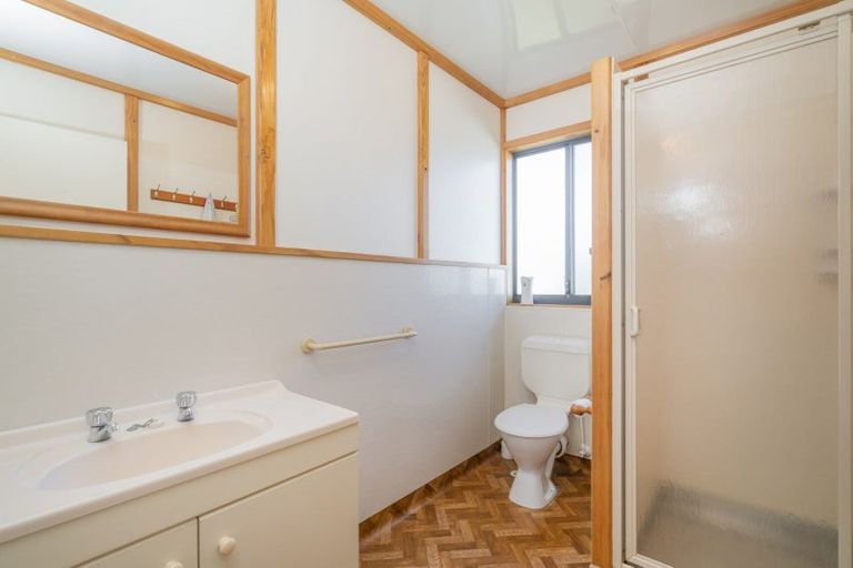 Photo of property in 20 The Crowsnest, Cooks Beach, Whitianga, 3591