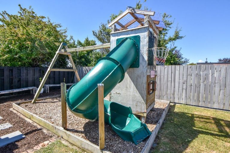 Photo of property in 10 Fairbrother Street, Carterton, 5713