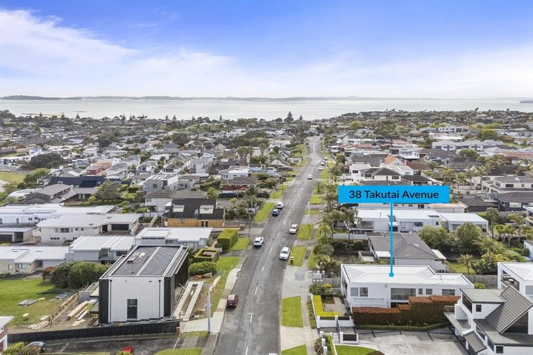 Photo of property in 38 Takutai Avenue, Bucklands Beach, Auckland, 2012