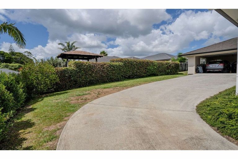 Photo of property in 32 Aranga Road, Kerikeri, 0230